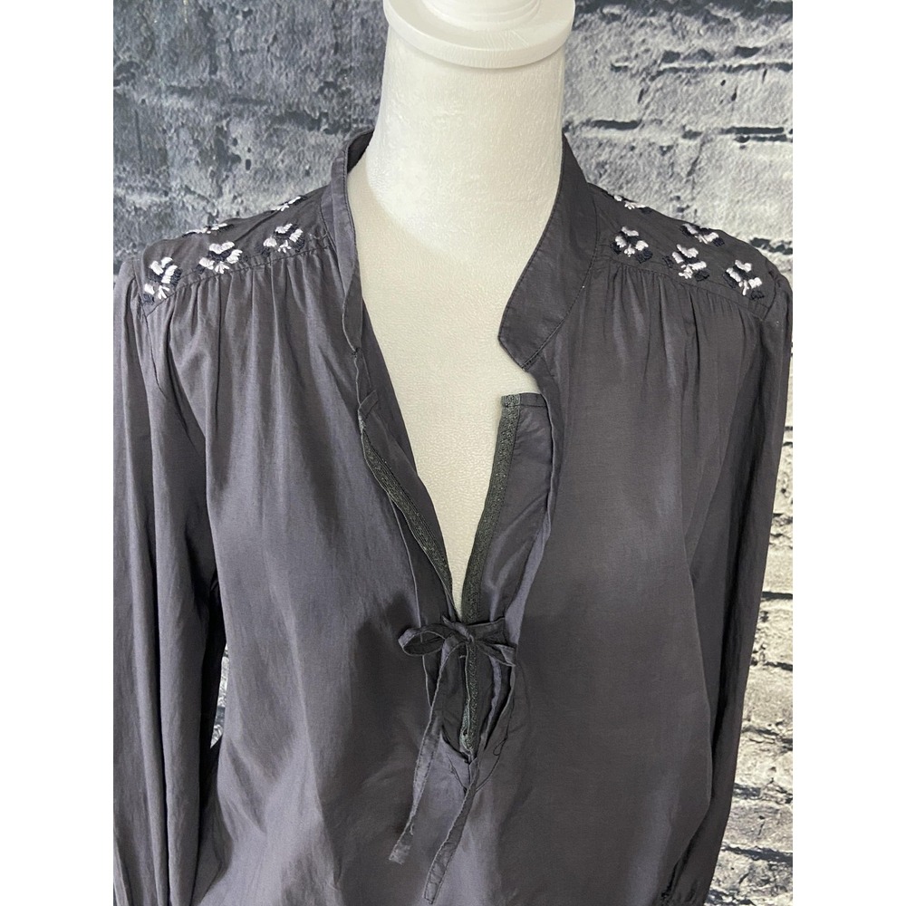 BCBGirls Shirt Womens Large Gray Embroidered Smocked Hem Boho Peasant Top Cotton - Picture 5 of 16